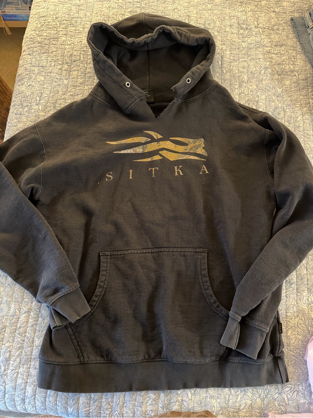 Sitka Men's Black Logo Hooded Sweatshirt